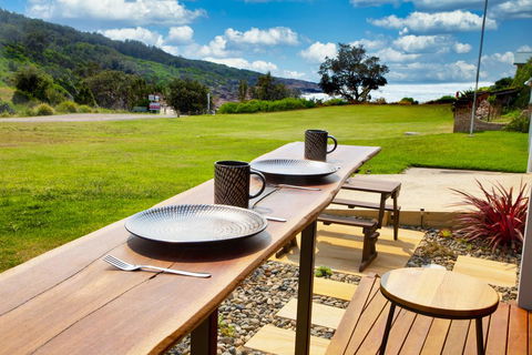 Dolphin Studio Apartment, 1a Ocean Street - Lightning Ridge Tourism 0