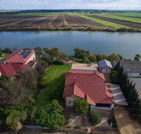 Doreen's - Lightning Ridge Tourism