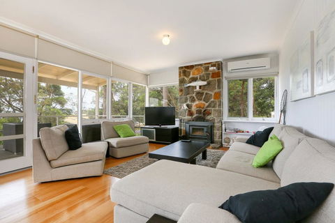 DROMANA BEACH SHACK... - Lightning Ridge Tourism 3
