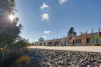 Book Drouin Accommodation Vacations Lightning Ridge Tourism Lightning Ridge Tourism