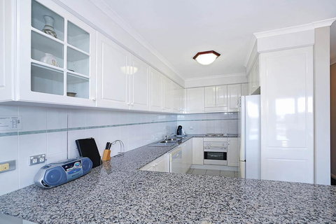 Eagle Wings - The Entrance, NSW - Lightning Ridge Tourism 2