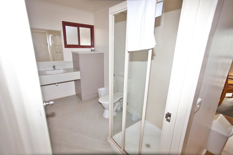 Eaglehawk Park Canberra - Lightning Ridge Tourism 2