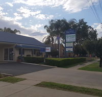 Edward Parry Motel and Apartments - Lightning Ridge Tourism
