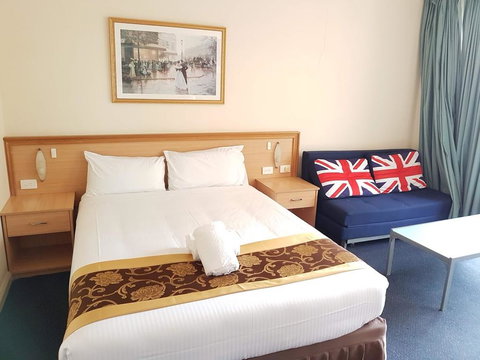 El Lago Waters Motel - Lightning Ridge Tourism 2