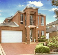 Elegant Glen House 4B5B ParkFront - Lightning Ridge Tourism