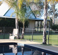 Elinike Guest Cottages - Lightning Ridge Tourism