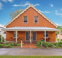 Eliza 1875 Red Brick Duplex Townhouse - Lightning Ridge Tourism