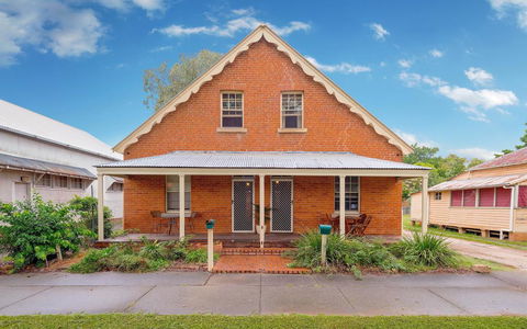 Eliza 1875 Red Brick Duplex Townhouse - Lightning Ridge Tourism 0