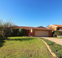 Ella Bleu - Lightning Ridge Tourism