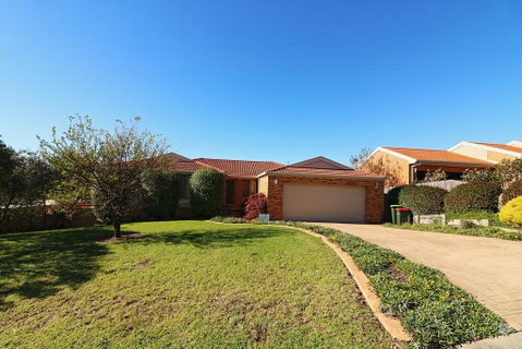 Ella Bleu - Lightning Ridge Tourism 0