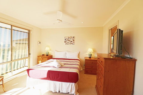 Ella Bleu - Lightning Ridge Tourism 2