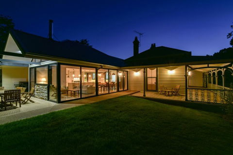 Elm Tree Lodge Beechworth - Lightning Ridge Tourism 0
