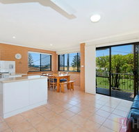 Elsewhere 3 - Lightning Ridge Tourism