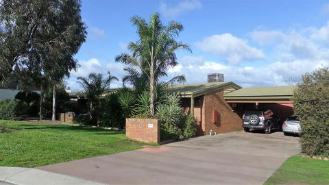 Elwood House - Lightning Ridge Tourism 2