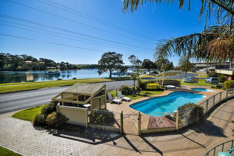 Emmanuel Holiday Apartment - Lightning Ridge Tourism 0