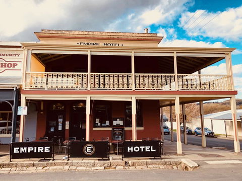 Empire Hotel Beechworth - Lightning Ridge Tourism 0