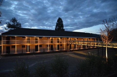 Entally Lodge - Lightning Ridge Tourism 2