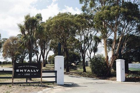 Entally Lodge - Lightning Ridge Tourism 1