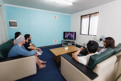 Erica Underwood House 6 Bedroom Flat - Lightning Ridge Tourism 1