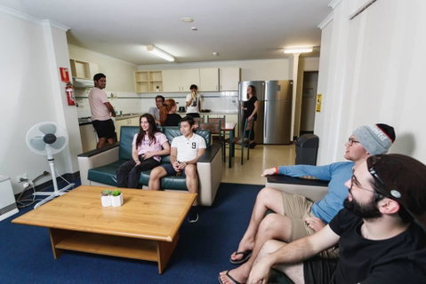 Erica Underwood House 6 Bedroom Flat - Lightning Ridge Tourism 2