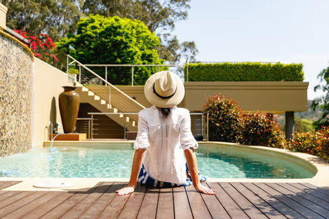 Escala Luxury Suites - Lightning Ridge Tourism 1