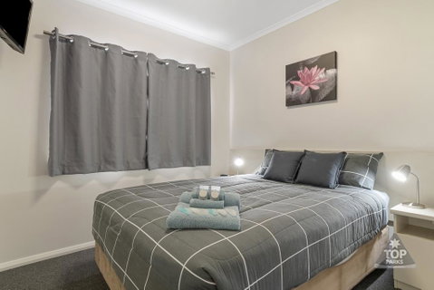 Esperance Bay Holiday Park - Lightning Ridge Tourism 3