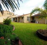 Esperance Beachfront Resort - Lightning Ridge Tourism