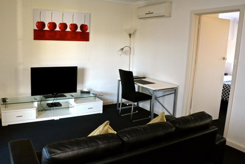 Essendon Apartments - Lightning Ridge Tourism 0
