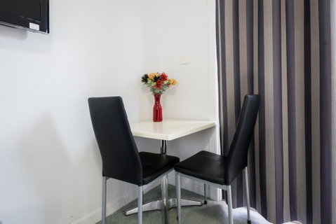 Euroa Motor Inn - Lightning Ridge Tourism 2