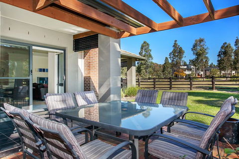 Fairview - Lightning Ridge Tourism 2