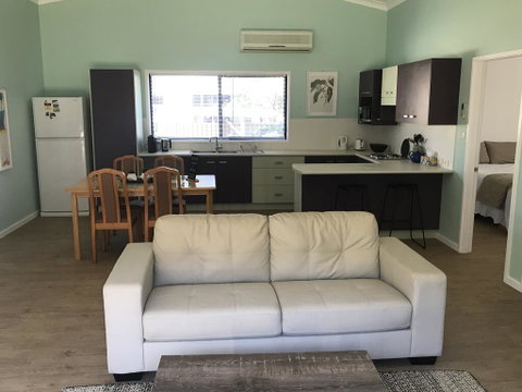 FAIRVIEW 25A - Waterfront Home - Lightning Ridge Tourism 2