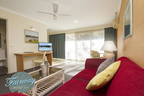 Fairway Motor Inn - Lightning Ridge Tourism 2