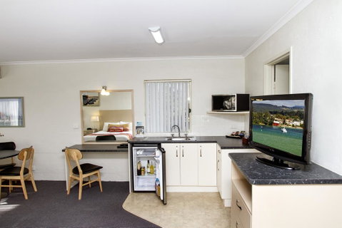 Fairway Motor Inn - Lightning Ridge Tourism 0