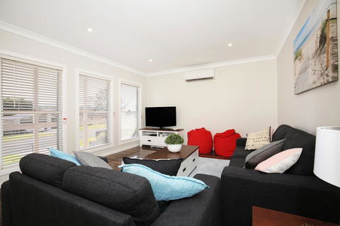 Fairways - 10 Mins To Hyams Beach - Lightning Ridge Tourism 0