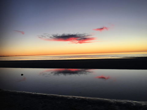 Family Tides - Lightning Ridge Tourism 1