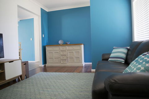 Fossickers Cottages - Lightning Ridge Tourism 1