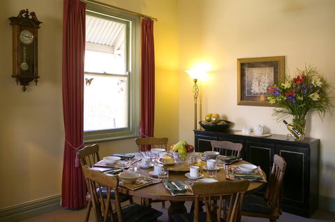 Foxgloves B&B - Lightning Ridge Tourism 1