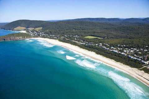 FRANGIPANI BEACH HOUSE - PET FRIENDLY 22 Belbourie Cres Boomerang Beach - Lightning Ridge Tourism 1