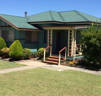 FROGGIES HOLIDAY HOUSE - Lightning Ridge Tourism
