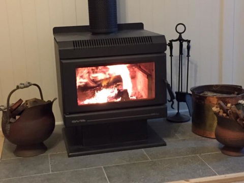 FROGGIES HOLIDAY HOUSE - Lightning Ridge Tourism 2