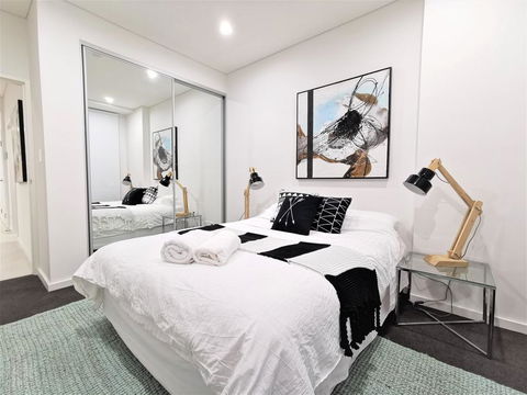 G02 Courtyard Apartment - Lightning Ridge Tourism 0
