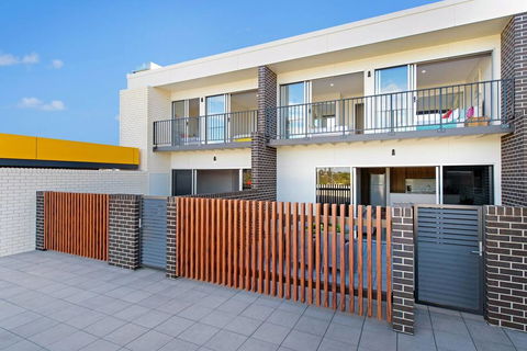 G149 - Apt 1 - Lightning Ridge Tourism 0