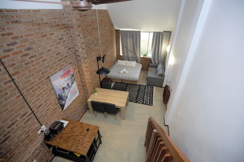 Gables 11 On Clyde Street - Lightning Ridge Tourism 1