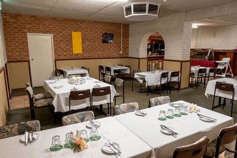 Gascoyne Hotel - Lightning Ridge Tourism 1
