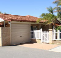 Geraldton Luxury Retreat 2 - Lightning Ridge Tourism