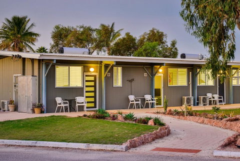 Getaway Villas Unit 38-1 - 1 Bedroom Disabled Friendly Accommodation - Lightning Ridge Tourism 1