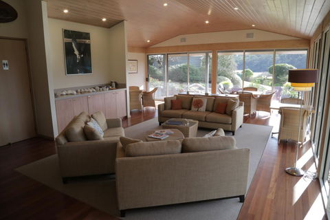 Gipsy Point Lakeside - Lightning Ridge Tourism 2