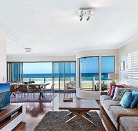 Gold Coast Beachfront Mansion - Lightning Ridge Tourism