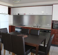 Gold Coast Chevron Apartment - Lightning Ridge Tourism