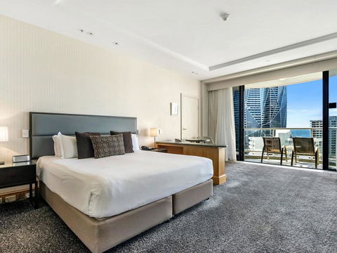 Gold Tower In The Oaks Hotel Surfers Paradise - 1020 - Lightning Ridge Tourism 0